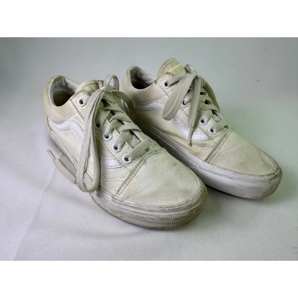 Vans Old Skool True White Canvas Skate Shoes Women's Size 6 Men Size 4.5 Low Top